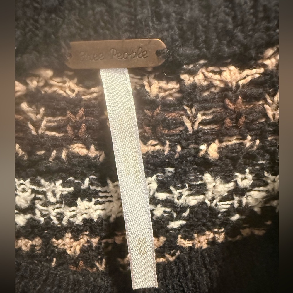 FREE PEOPLE Nellie Fair Isle Elephant Sweater size Medium - Picture 7 of 11